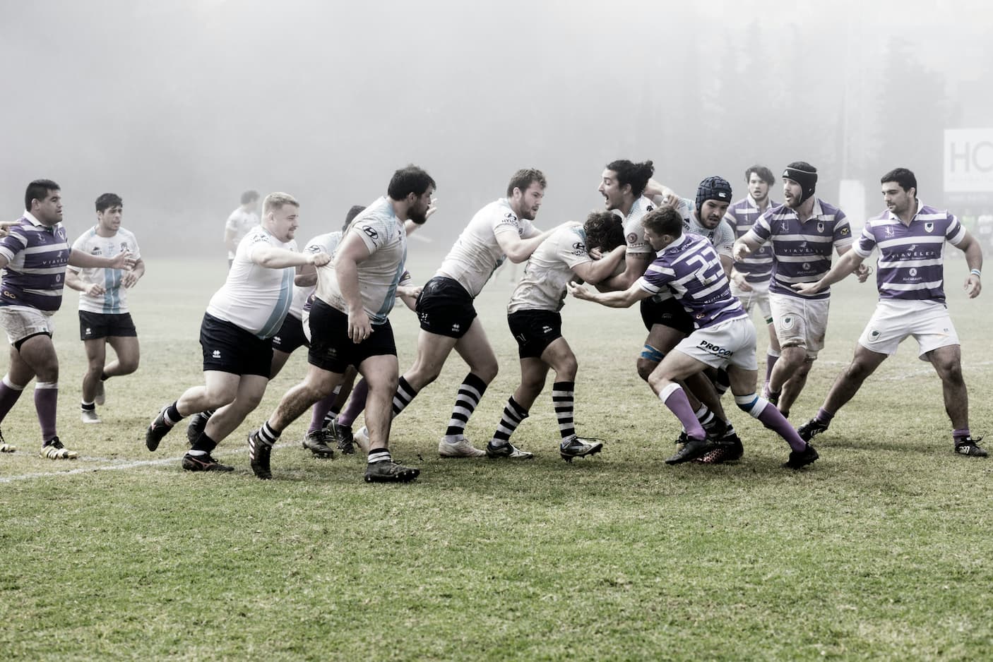 Online Betting vs Traditional Bookmakers